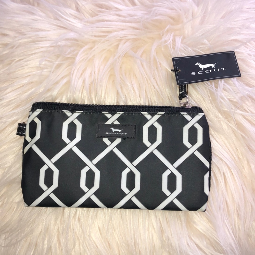 Scout wristlet wallet